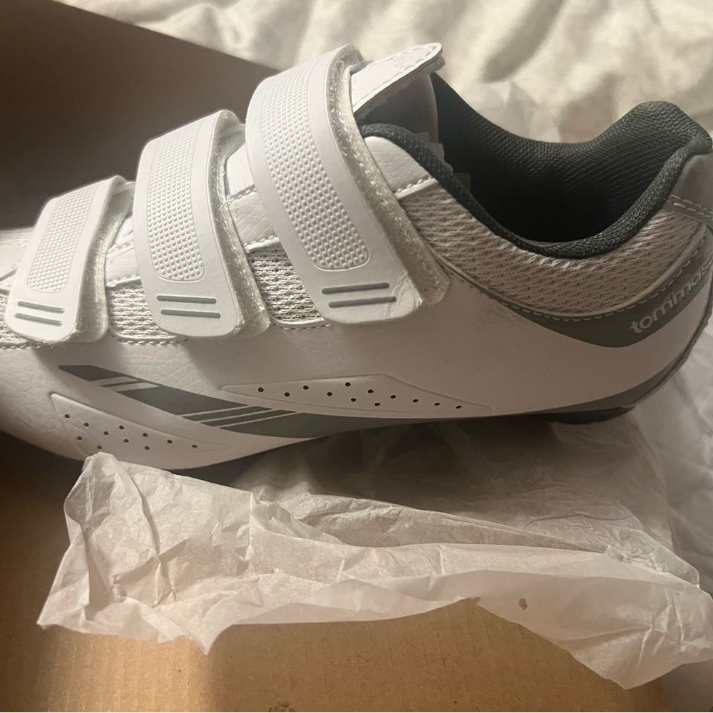Women’s White & Silver  Tommaso Pista spinning shoe